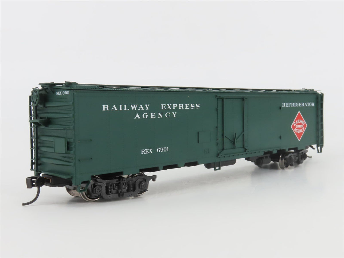 HO Scale Walthers Proto 920-17311 REX Railway Express Agency 50&#39; Reefer #6901