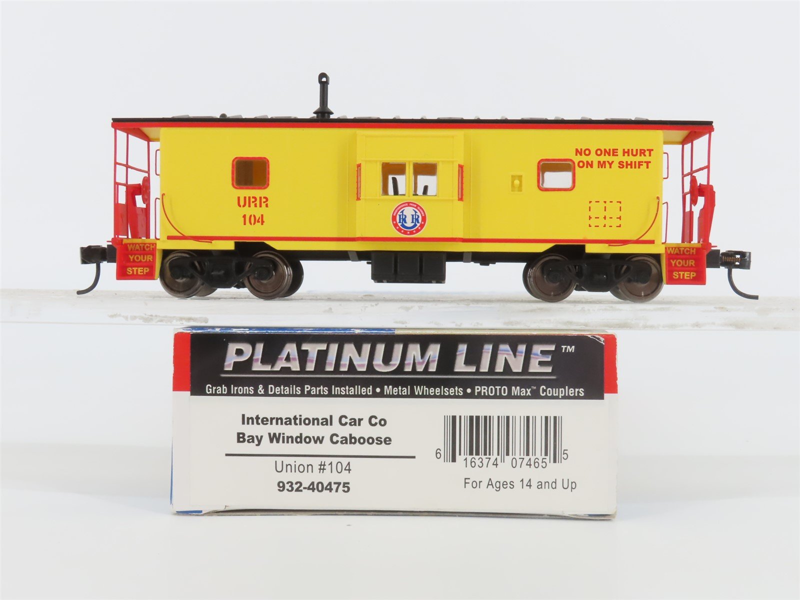 HO Scale Walthers Platinum Line 932-40475 URR Union Bay Window Caboose #104