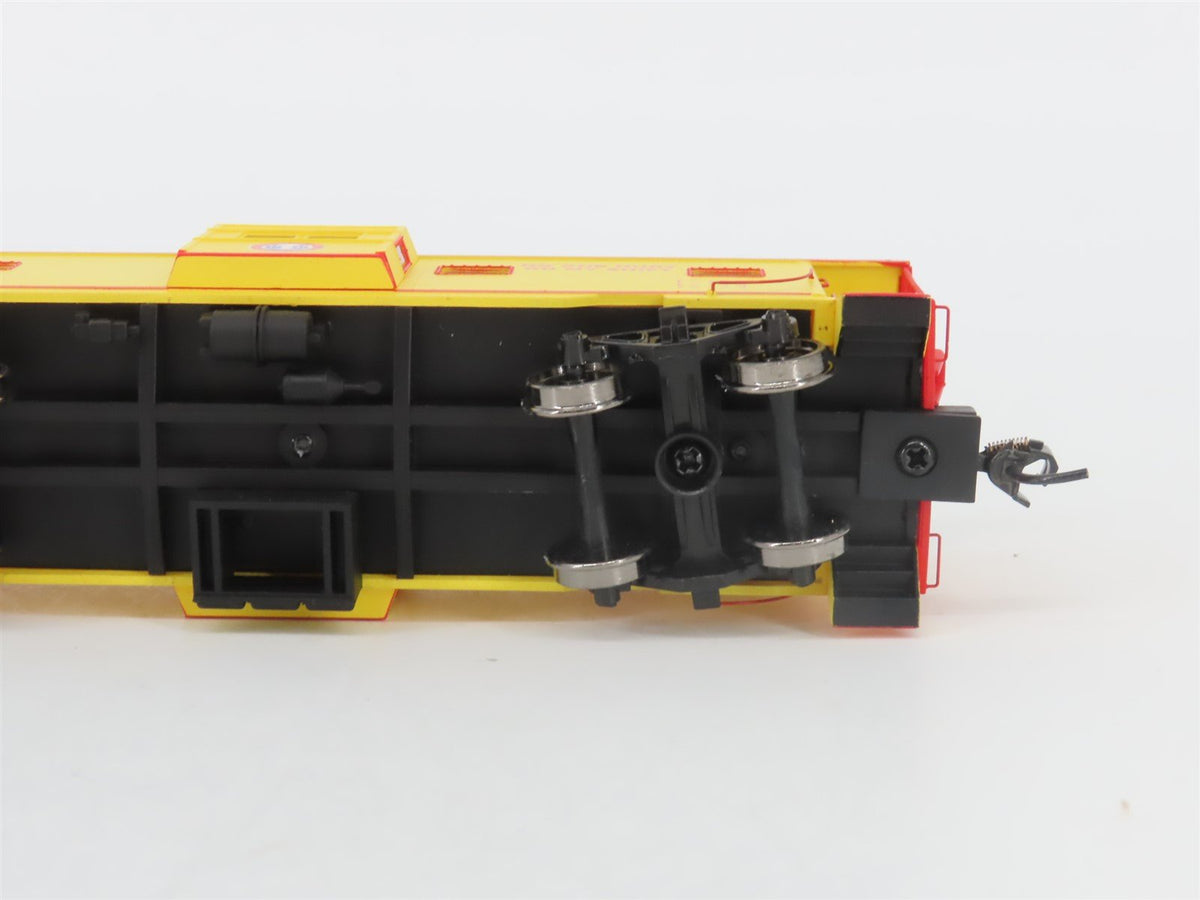 HO Scale Walthers Platinum Line 932-40475 URR Union Bay Window Caboose #104