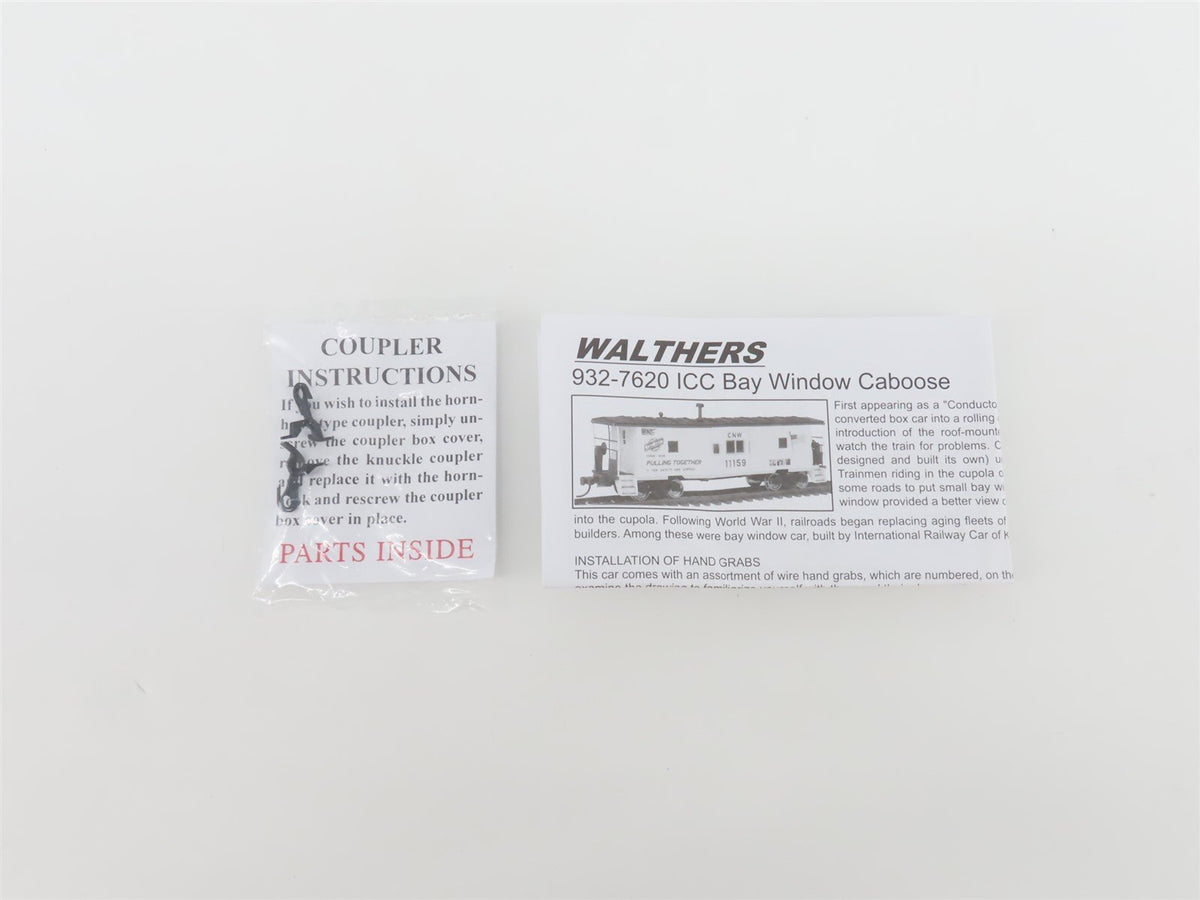 HO Scale Walthers Platinum Line 932-40475 URR Union Bay Window Caboose #104
