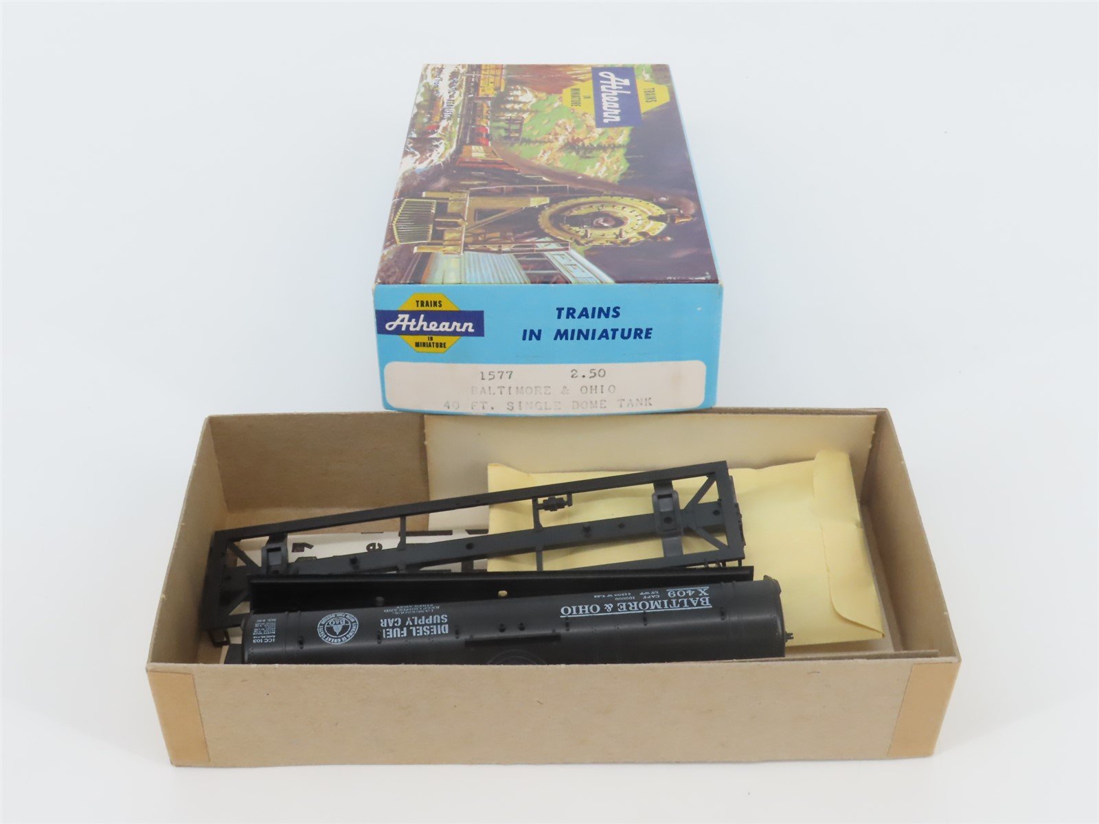 HO Scale Athearn Kit #1577 B&O Baltimore & Ohio 40' Single Dome Tank Car #X409