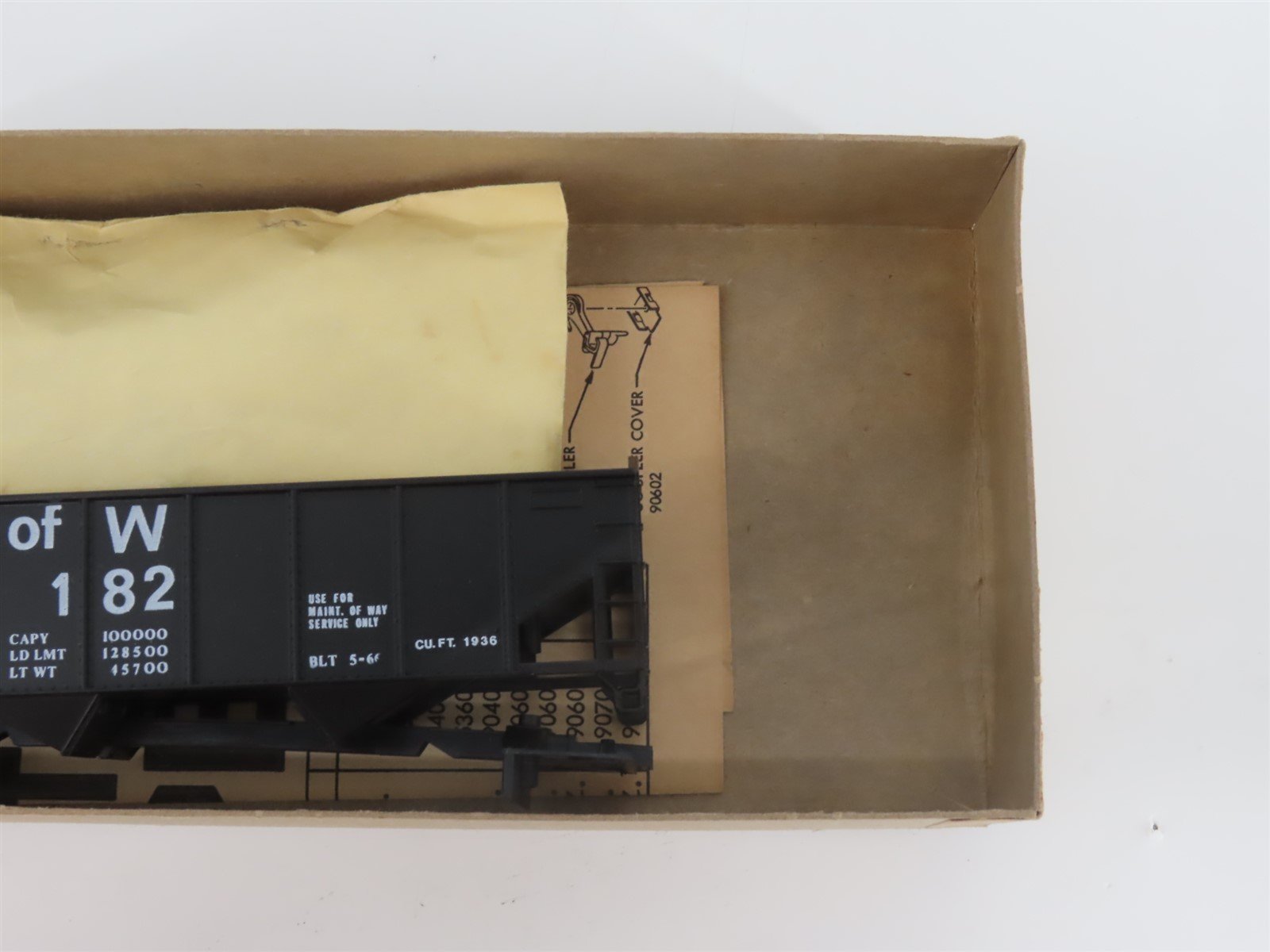 HO Scale Athearn Bev-Bel Kit #500 MofW Maintenance of Way 2-Bay Hopper #182