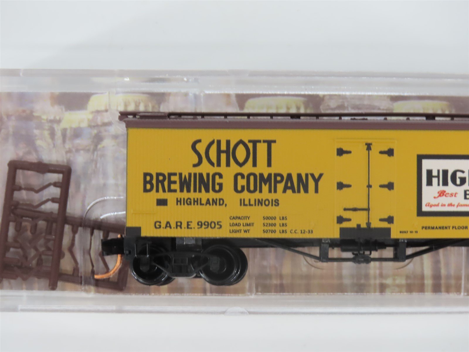 N Scale Micro-Trains MTL 05800170 GARE Schott Brewing 36' Wood Reefer #9905