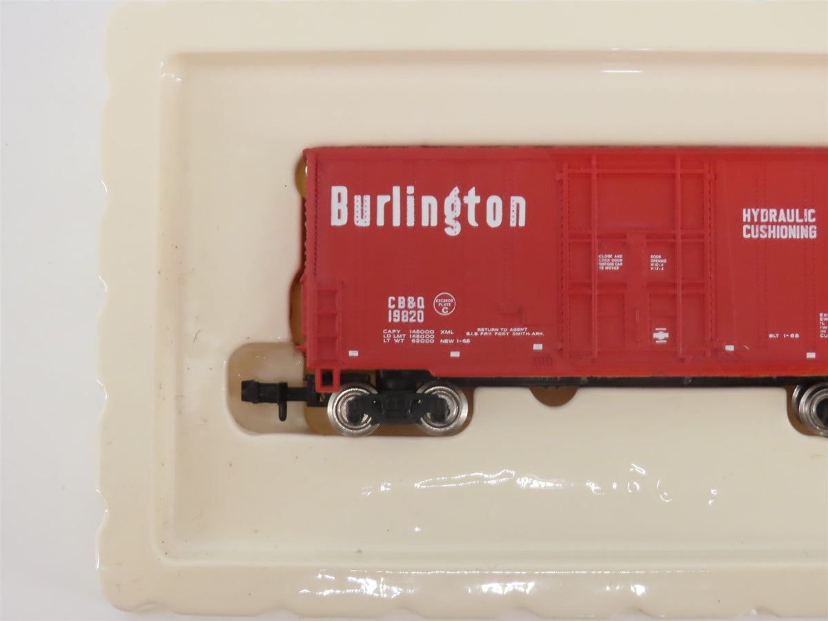 N Scale Bachmann 71250 CB&amp;Q Burlington Route 41&#39; Hi-Cube Box Car #19820
