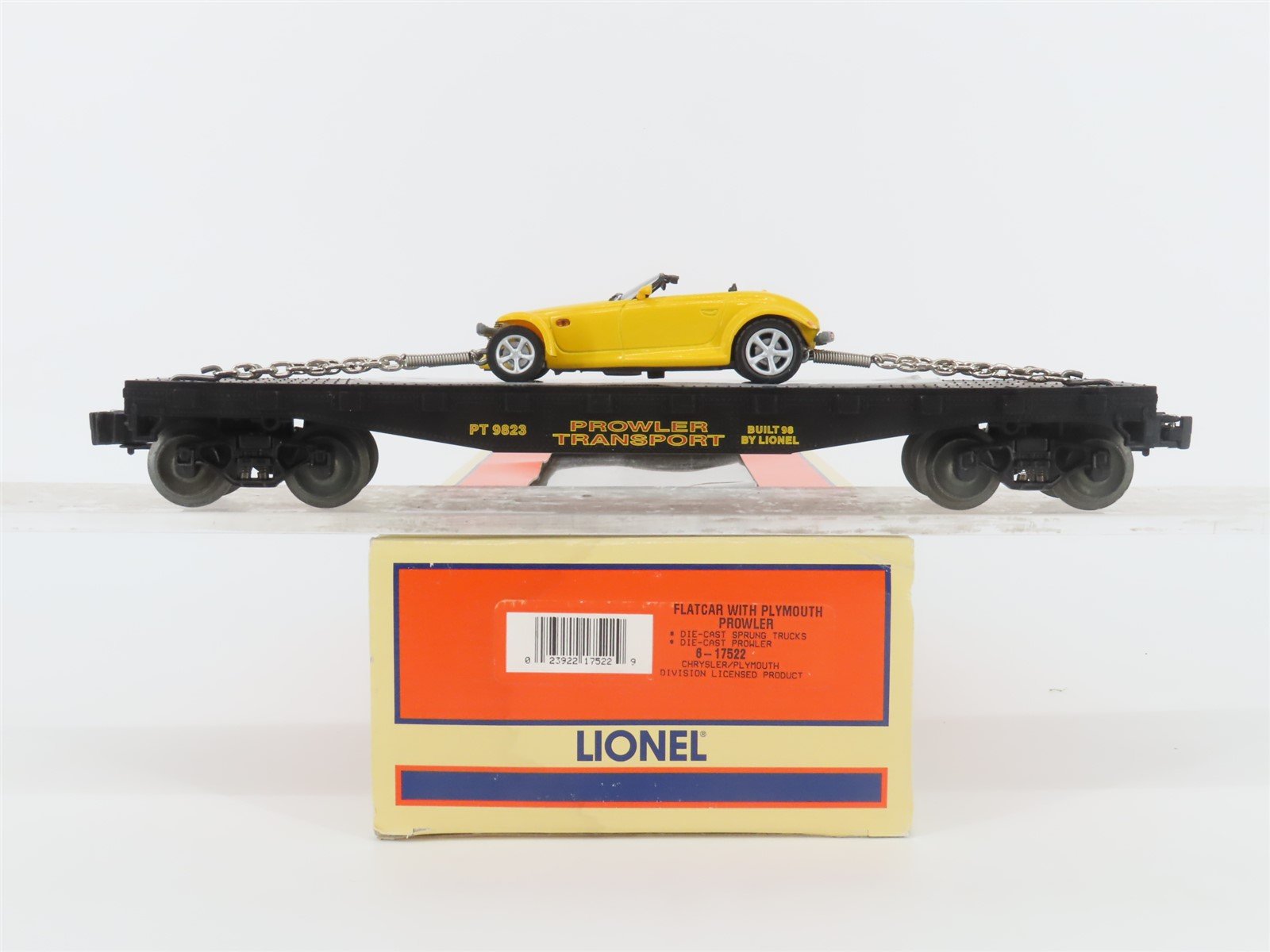 O Gauge 3-Rail Lionel 6-17522 PT Prowler Transport Flat Car #9823 w/ Plymouth
