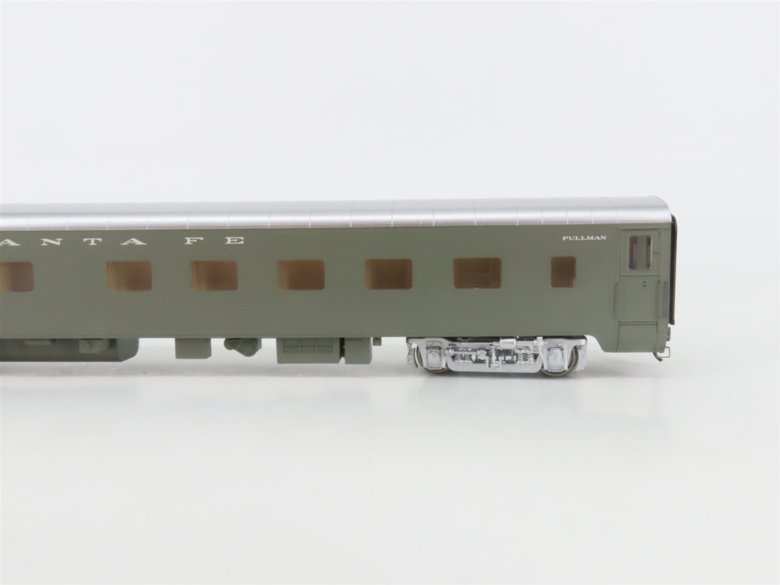 HO Scale Walthers 932-9382 ATSF Santa Fe Pullman Sleeper Passenger Car