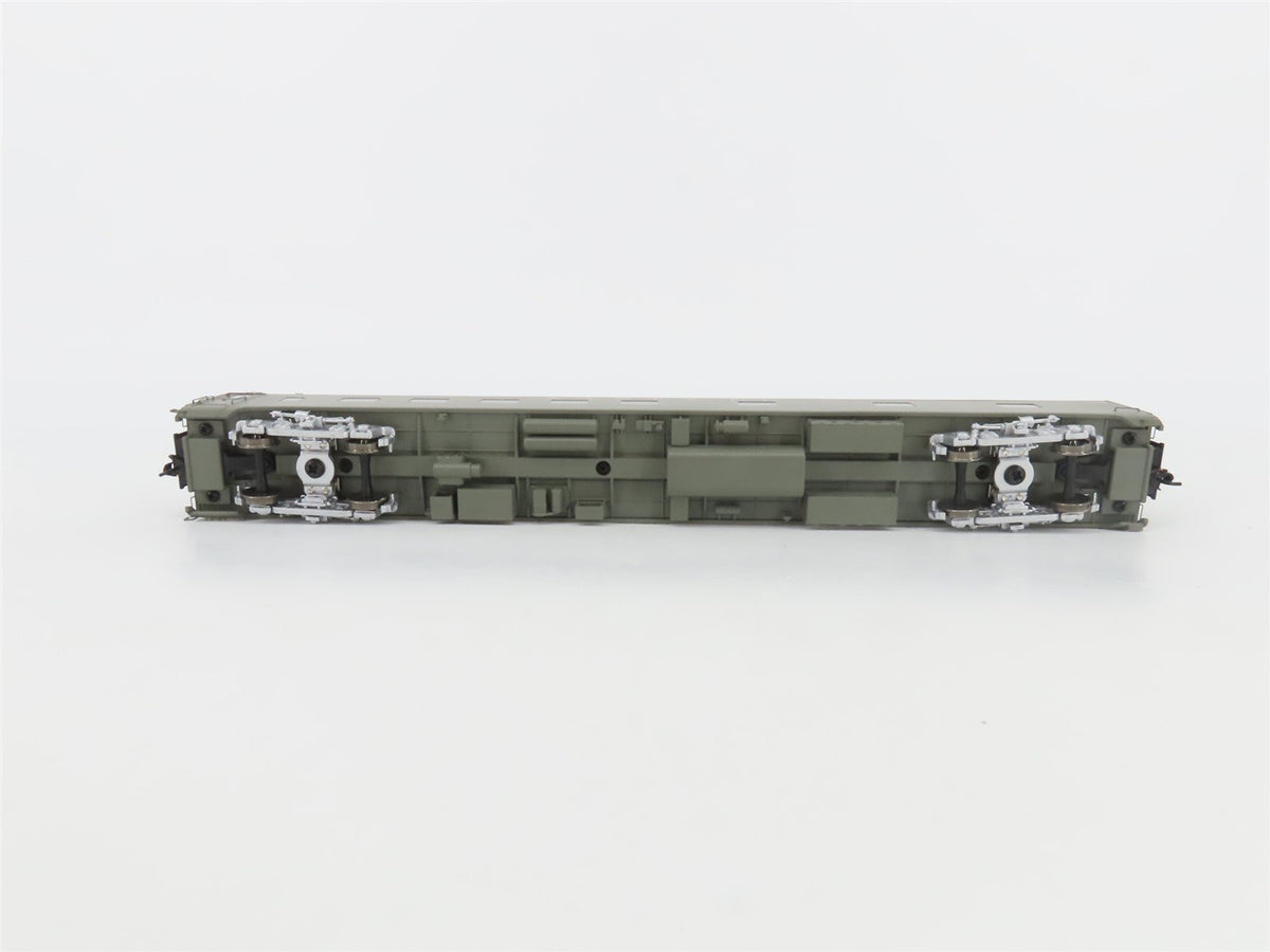 HO Scale Walthers 932-9382 ATSF Santa Fe Pullman Sleeper Passenger Car