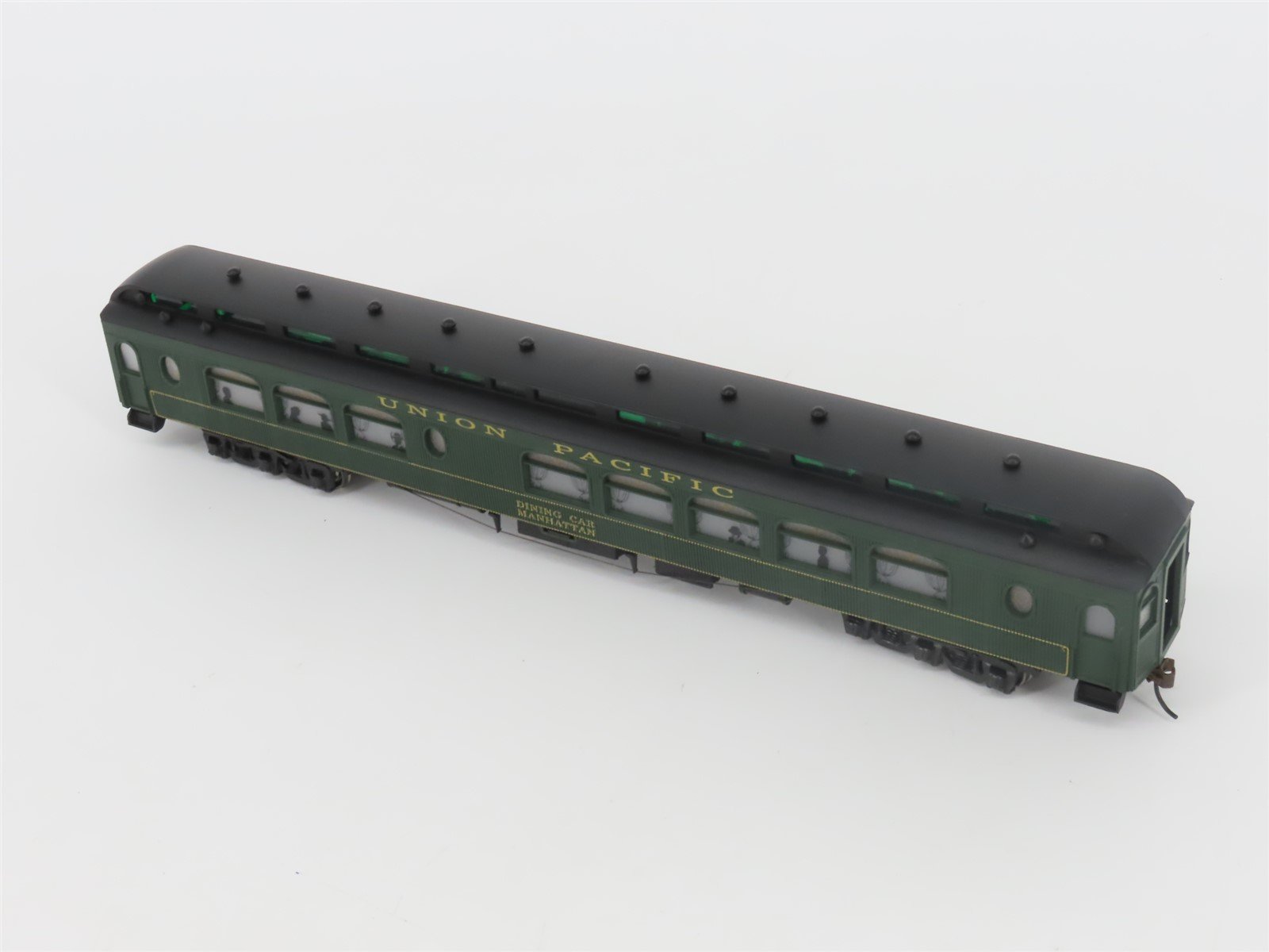 HO Scale Roundhouse 68801 UP Union Pacific Palace Diner Passenger 