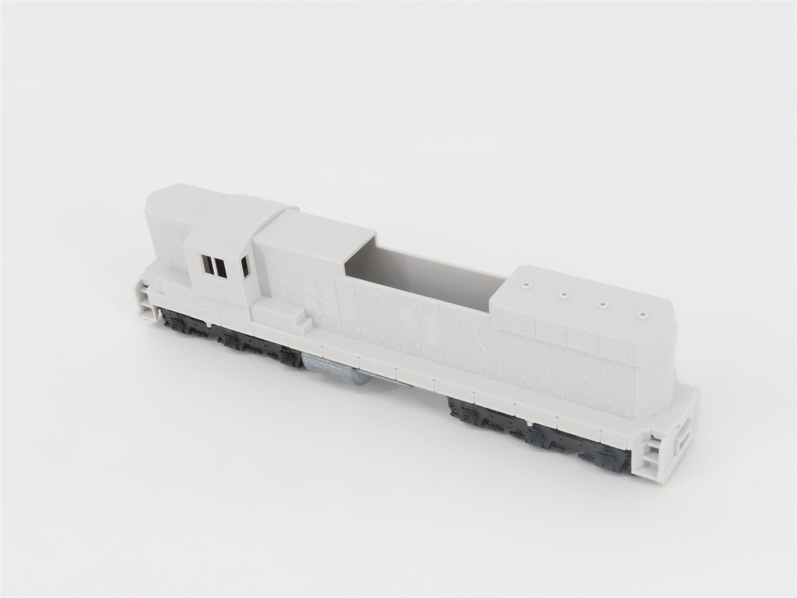HO Scale Rail Power Undecorated SD7/9 Diesel Locomotive UNPOWERED