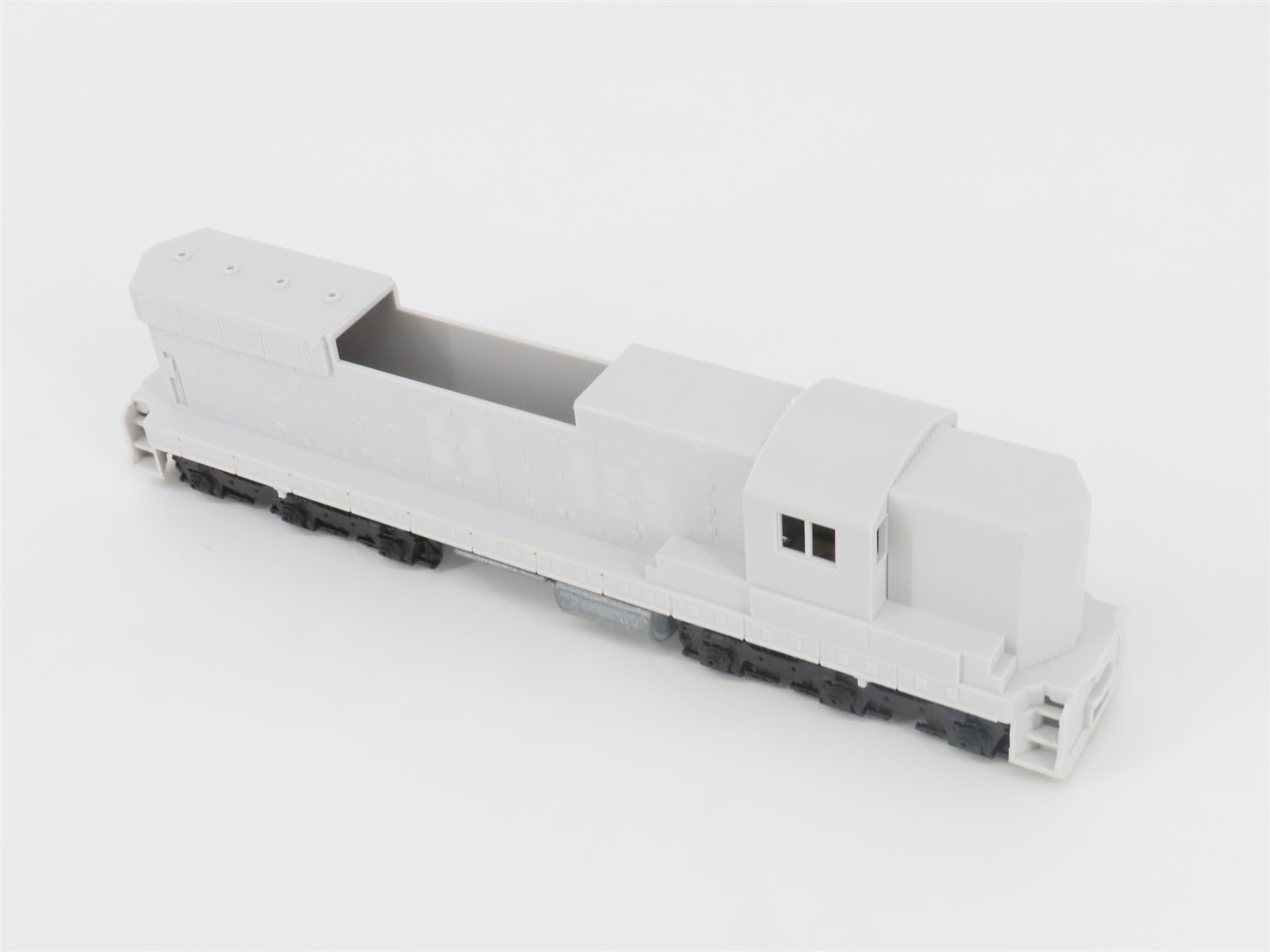 HO Scale Rail Power Undecorated SD7/9 Diesel Locomotive UNPOWERED