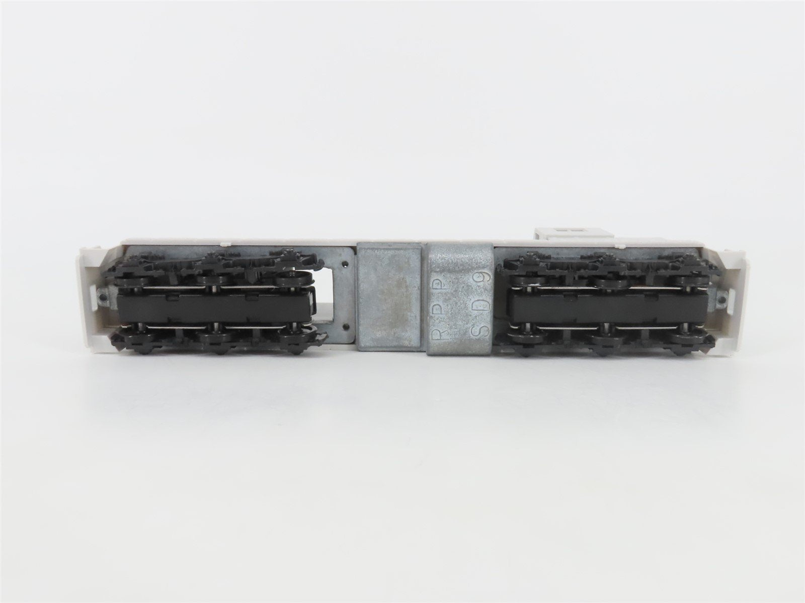 HO Scale Rail Power Undecorated SD7/9 Diesel Locomotive UNPOWERED