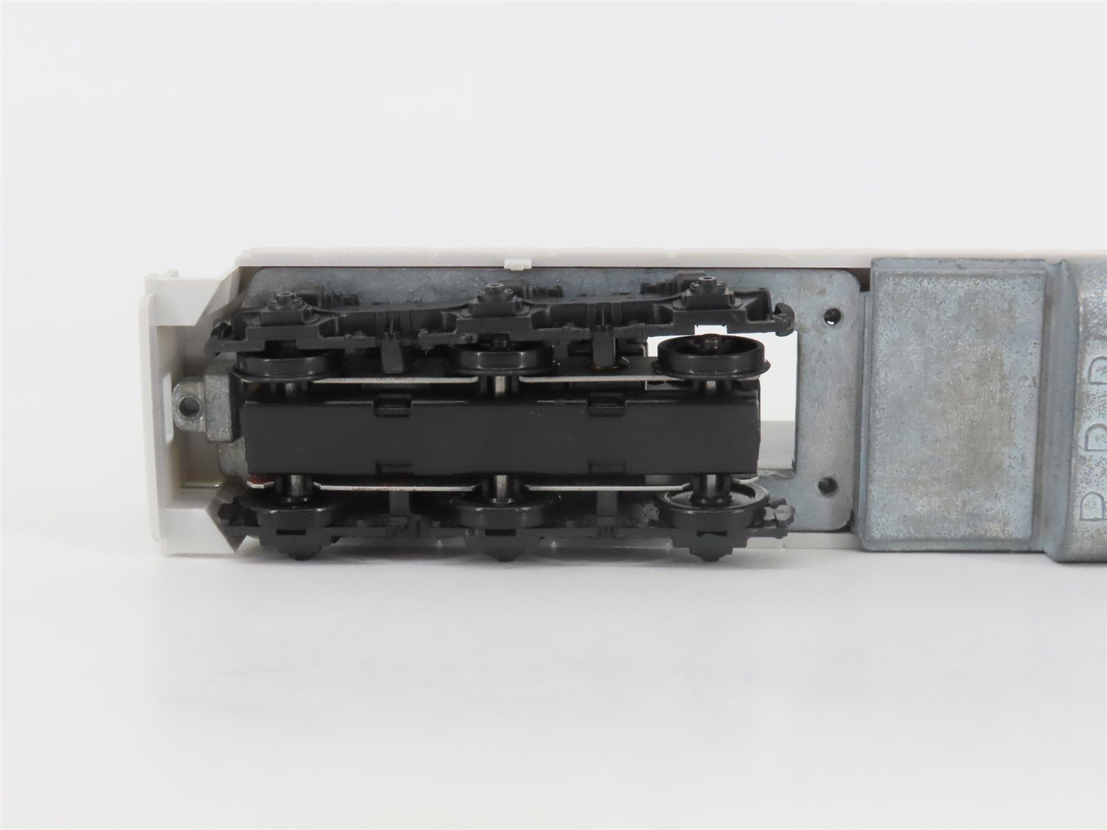 HO Scale Rail Power Undecorated SD7/9 Diesel Locomotive UNPOWERED