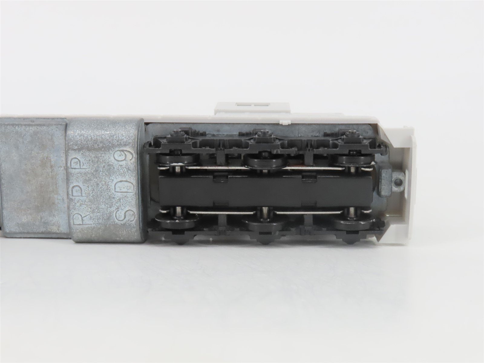 HO Scale Rail Power Undecorated SD7/9 Diesel Locomotive UNPOWERED