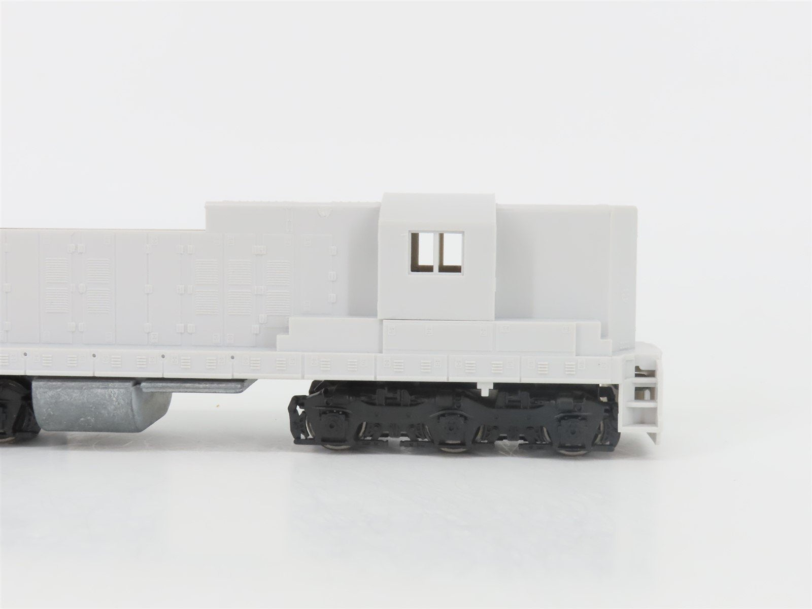 HO Scale Rail Power Undecorated SD7/9 Diesel Locomotive UNPOWERED