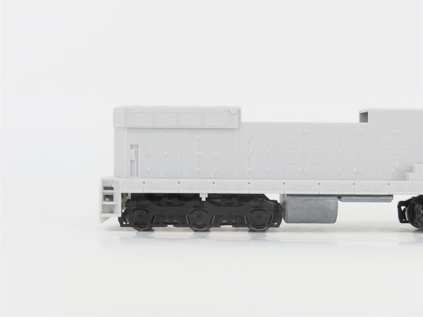 HO Scale Rail Power Undecorated SD7/9 Diesel Locomotive UNPOWERED