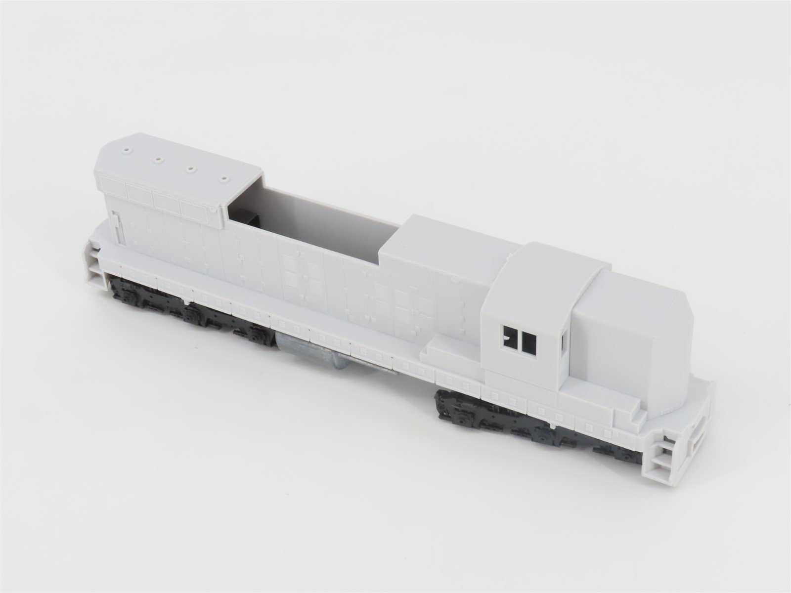 HO Scale Rail Power Undecorated SD7/9 Diesel Locomotive UNPOWERED