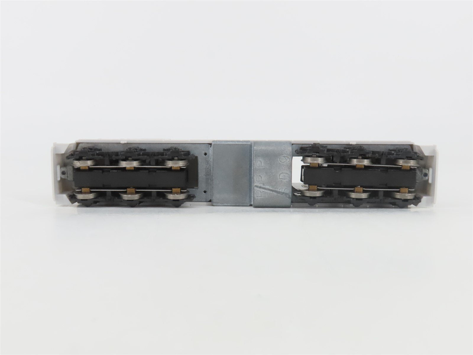 HO Scale Rail Power Undecorated SD7/9 Diesel Locomotive UNPOWERED