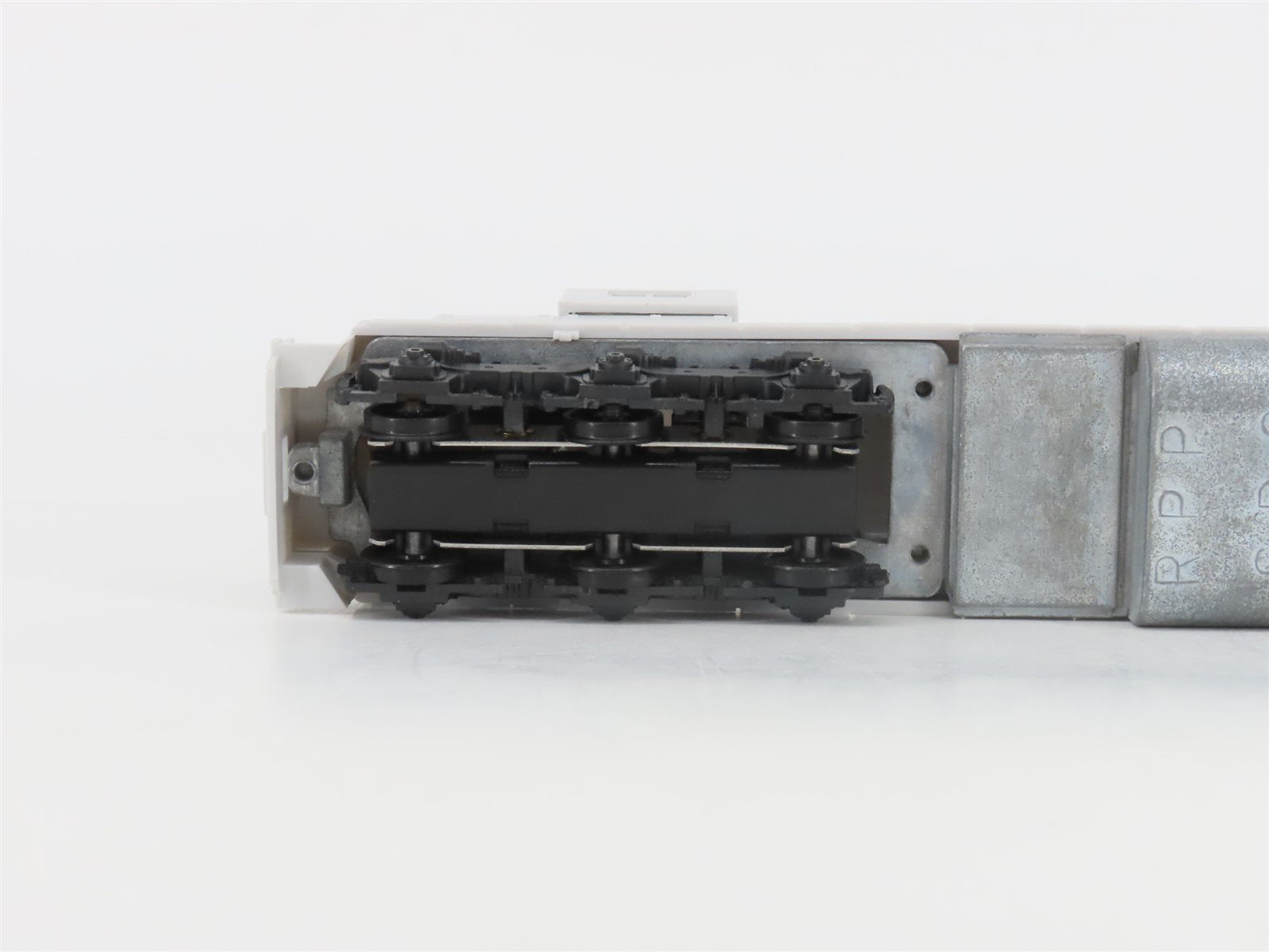 HO Scale Rail Power Undecorated SD7/9 Diesel Locomotive UNPOWERED