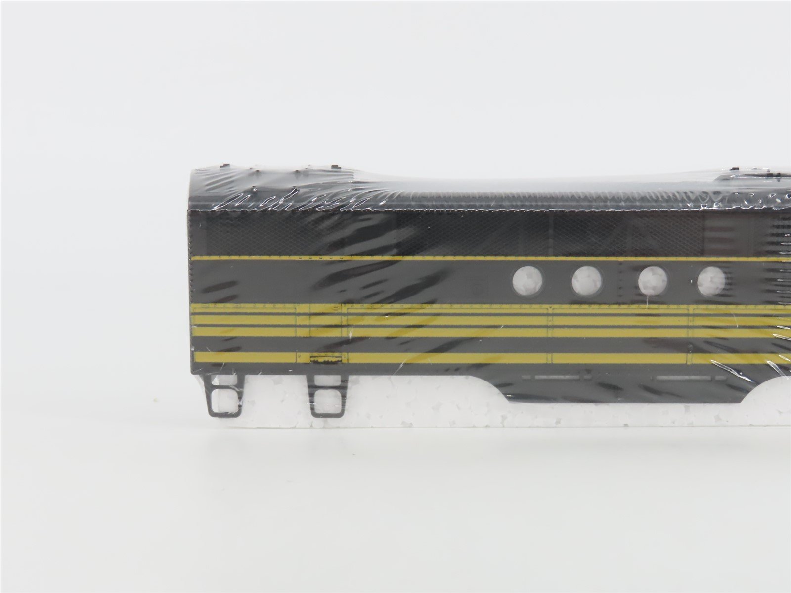 HO Scale Stewart Hobbies 5018 DRGW Rio Grande FT B Diesel Locomotive UNPOWERED