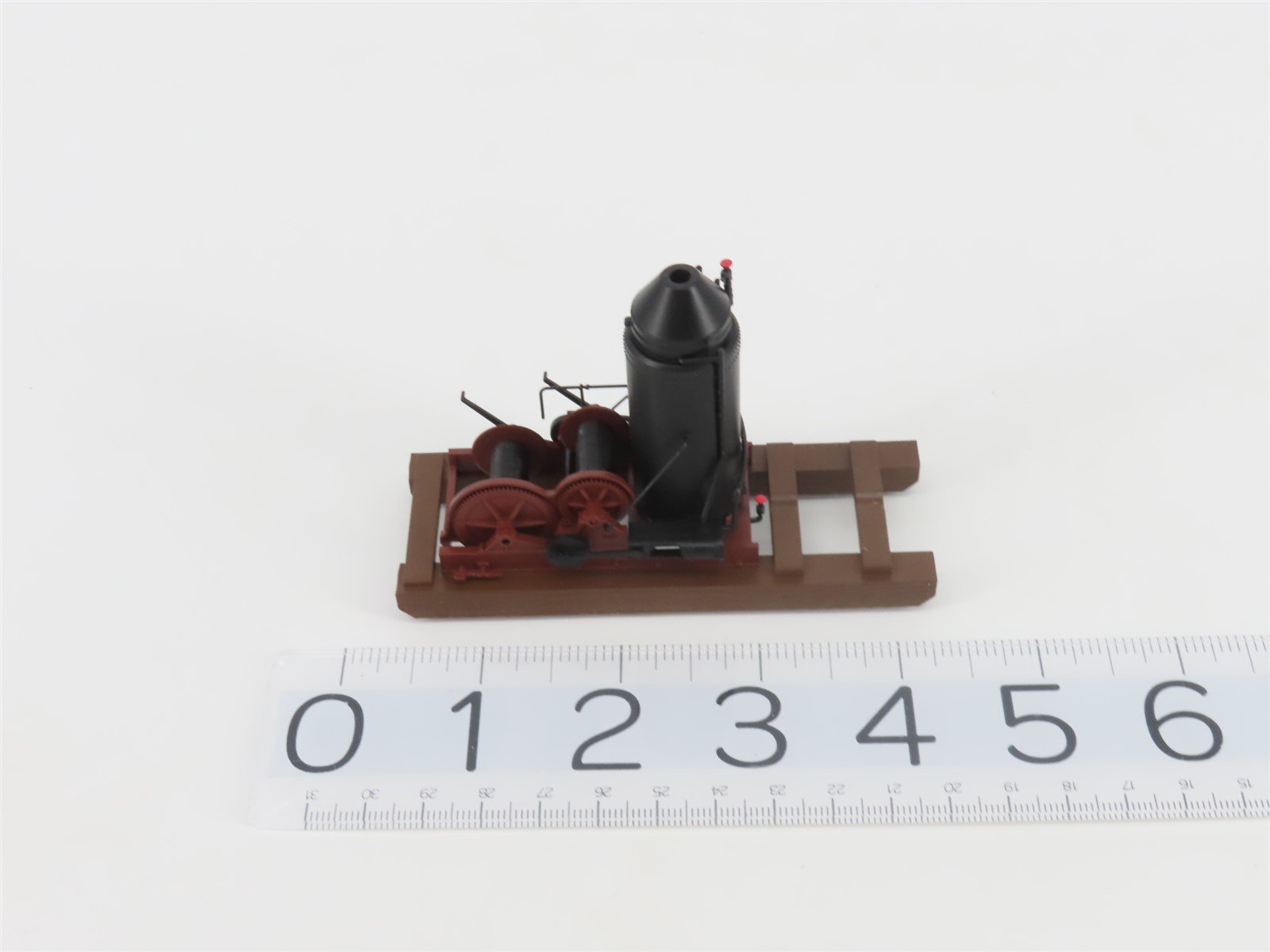 On30 Scale Bachmann Spectrum 27301 Non-Operating Log Skidder