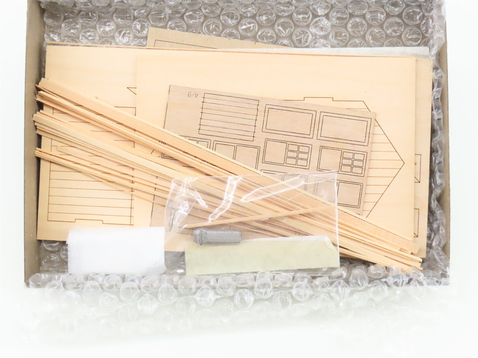 S 1/64 Scale The Building & Structure Co Kit #4017 Lizard Head Bunk House