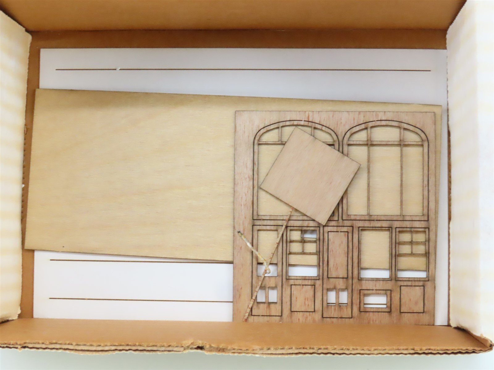 S 1/64 Scale The Building & Structure Co Kit #4067 The Columbia Gazette