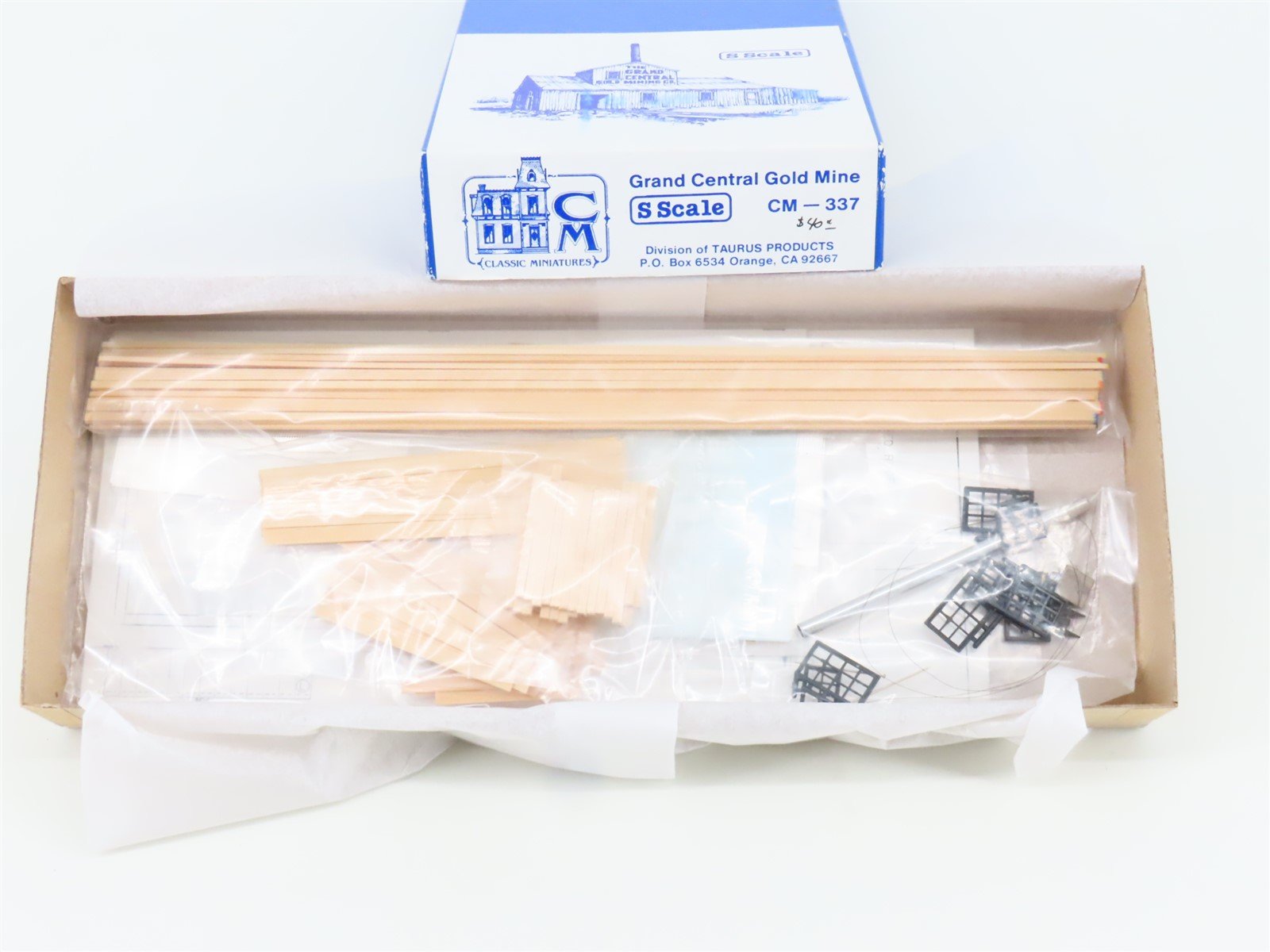 S 1/64 Scale Classic Miniatures CM Kit #337 Grand Central Gold Mine