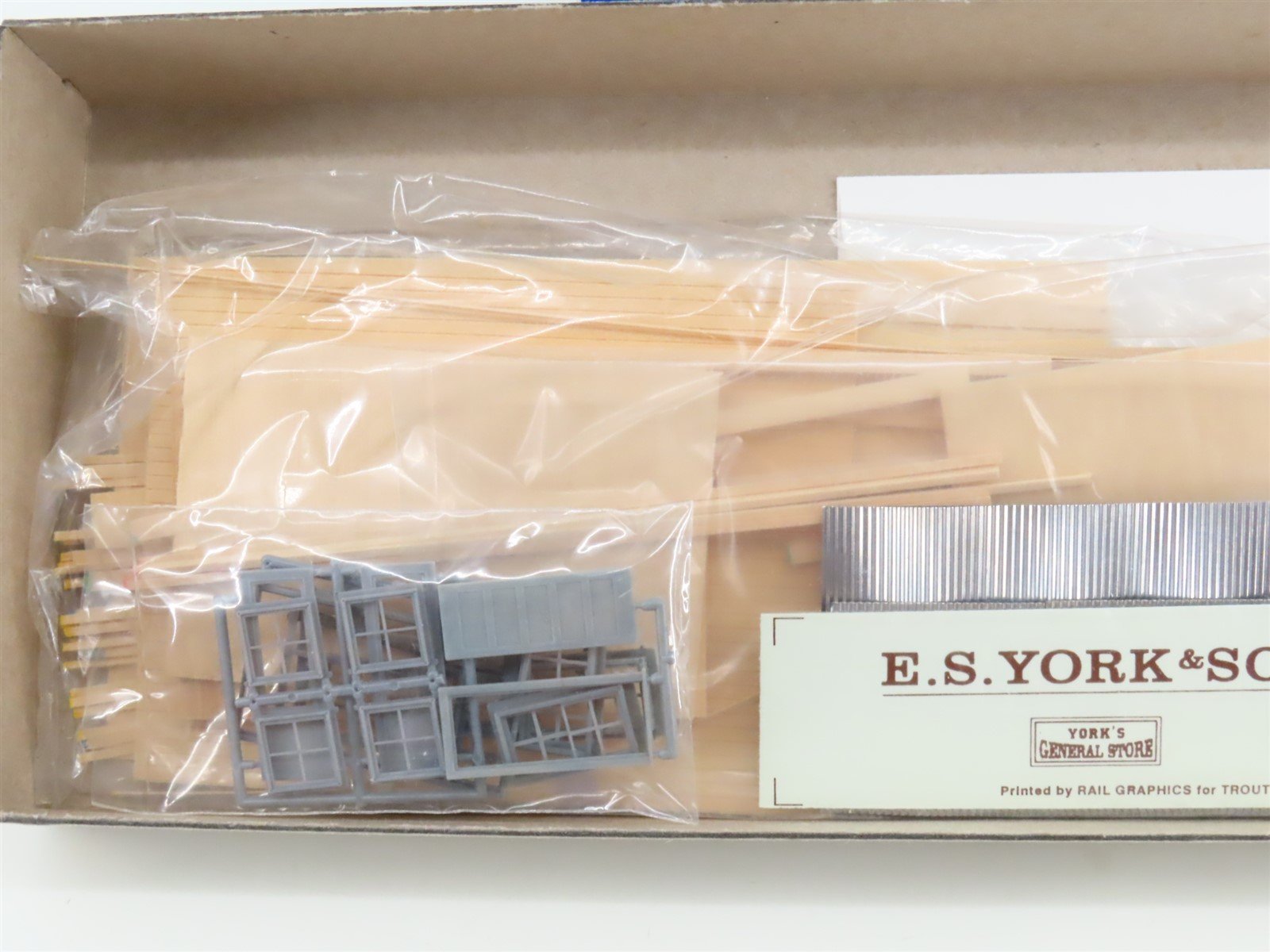 S 1/64 Scale Classic Miniatures CM Kit #58924 York's Store