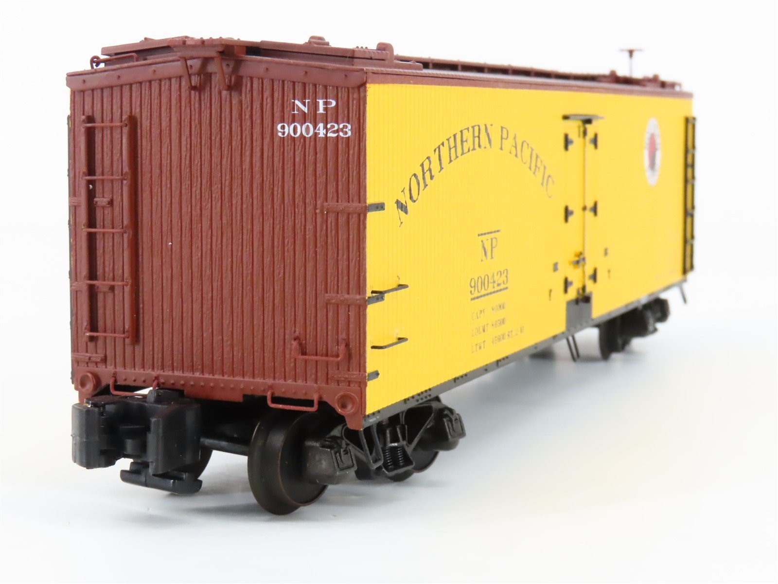 S Scale S-Helper Service Showcase Line 00686 NP Northern Pacific Reefer #900423