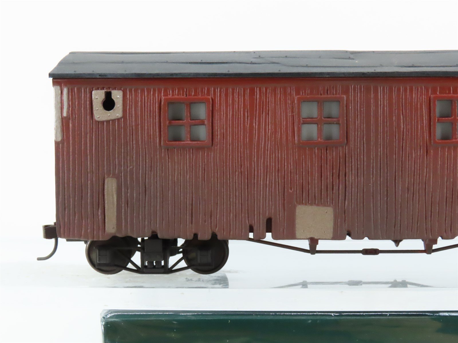 On30 Scale Bachmann Spectrum 26996 Unlettered Camp Dining Car - Weathered