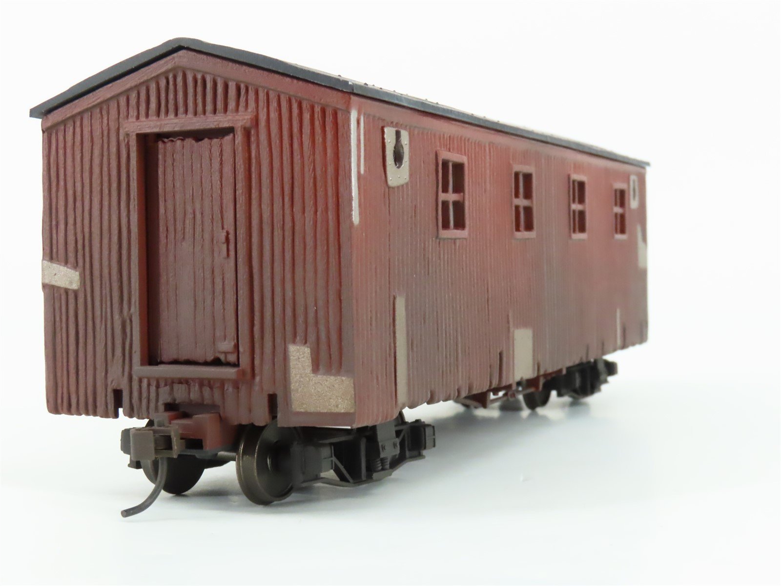 On30 Scale Bachmann Spectrum 26996 Unlettered Camp Dining Car - Weathered