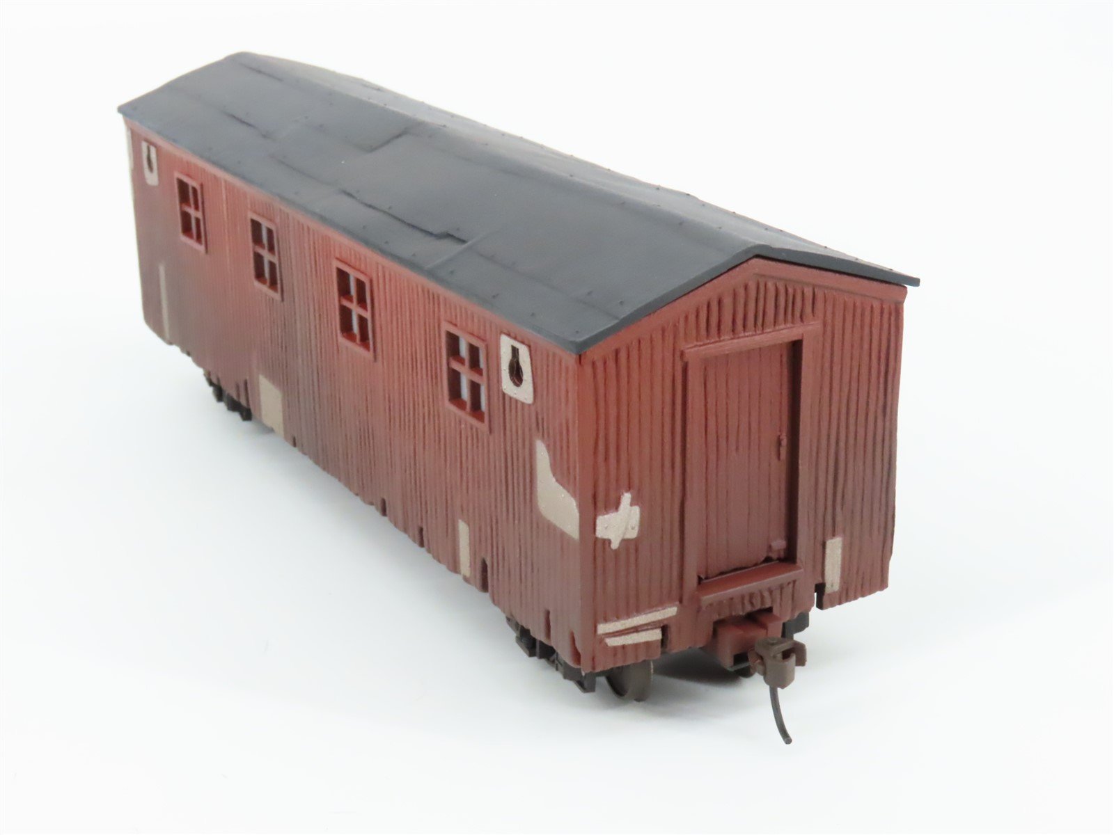 On30 Scale Bachmann Spectrum 26996 Unlettered Camp Dining Car - Weathered