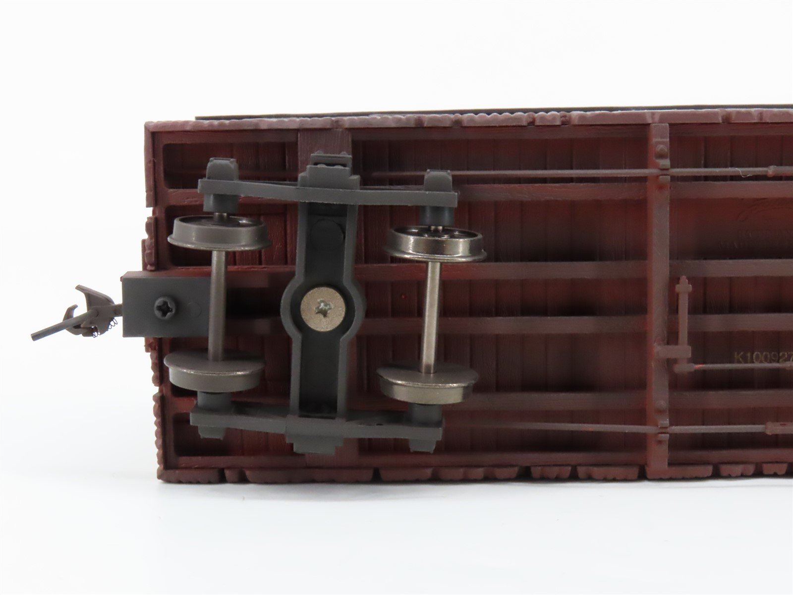 On30 Scale Bachmann Spectrum 26996 Unlettered Camp Dining Car - Weathered