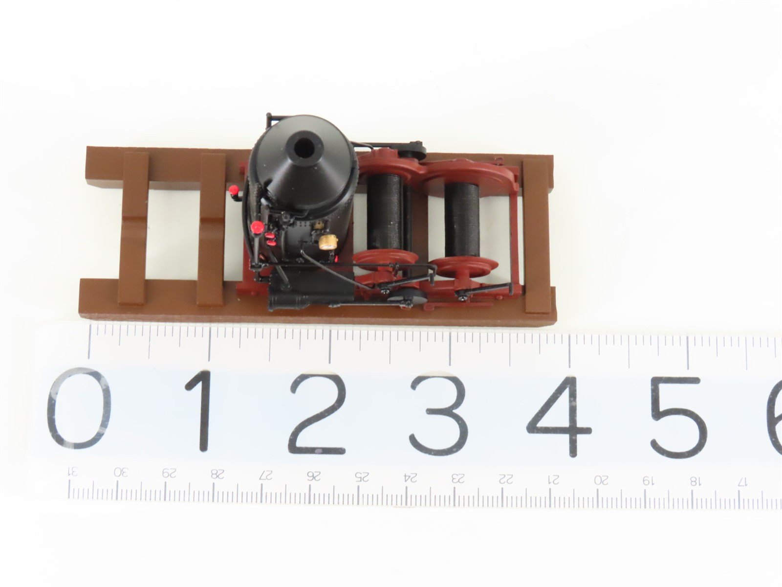 On30 Scale Bachmann Spectrum 27301 Log Skidder (Non-Operating)