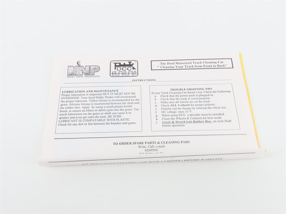 On30 Bachmann Spectrum MNP Unlettered Track Cleaning Box Car w/ DCC
