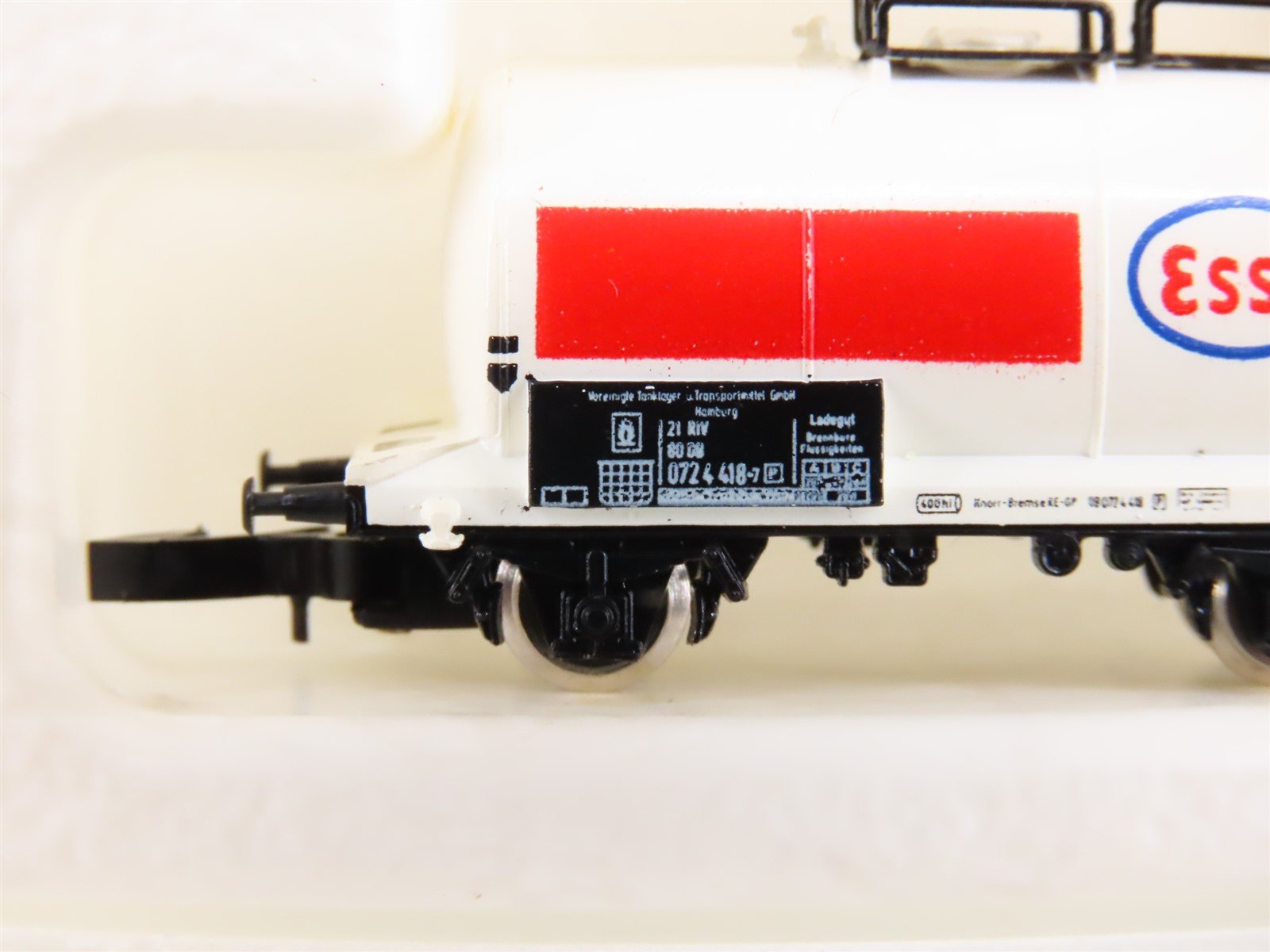 Z Scale Marklin Mini-Club 8612 Esso Tank Car #072 4 418-7