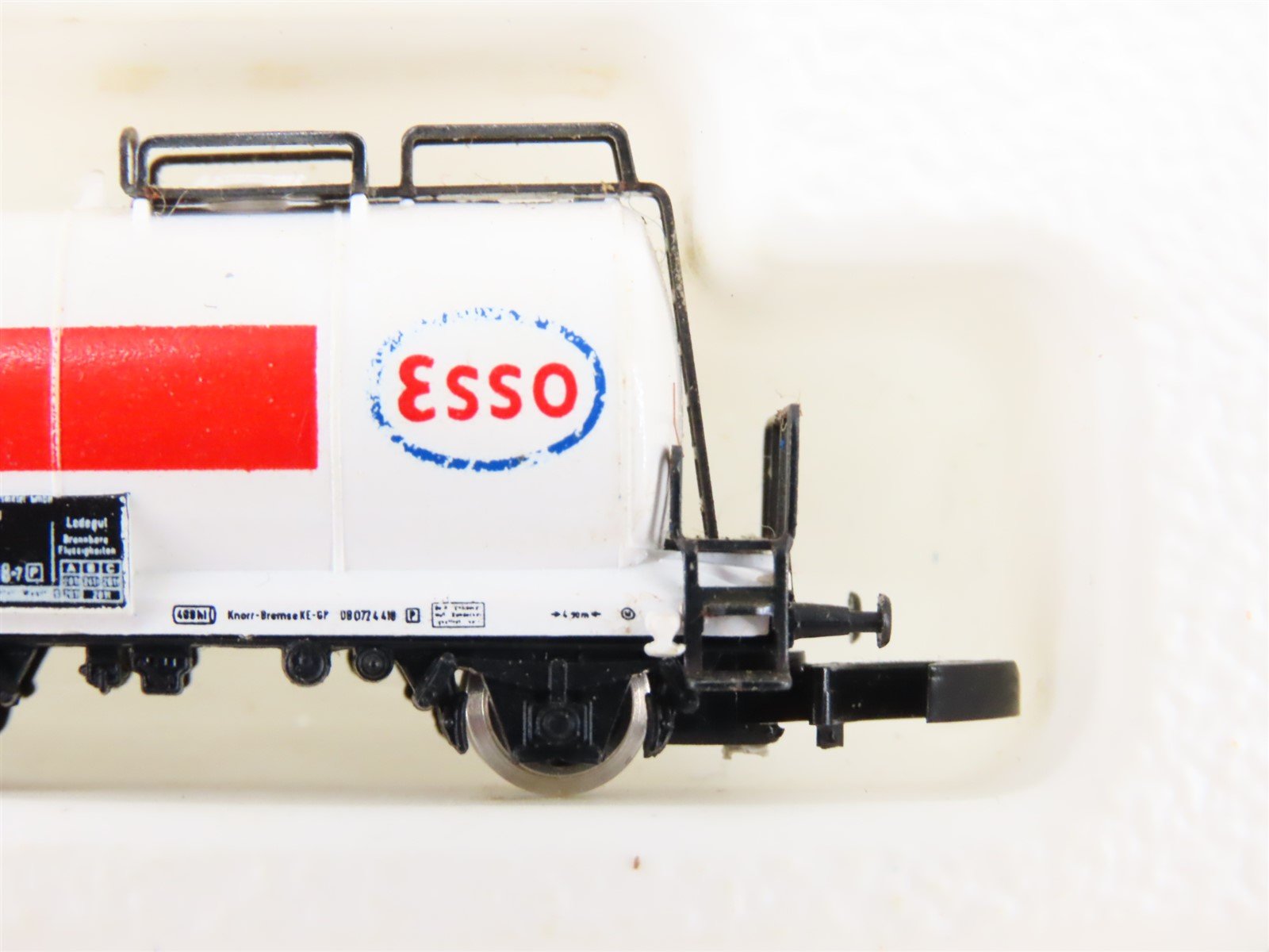 Z Scale Marklin Mini-Club 8612 Esso Tank Car #072 4 418-7