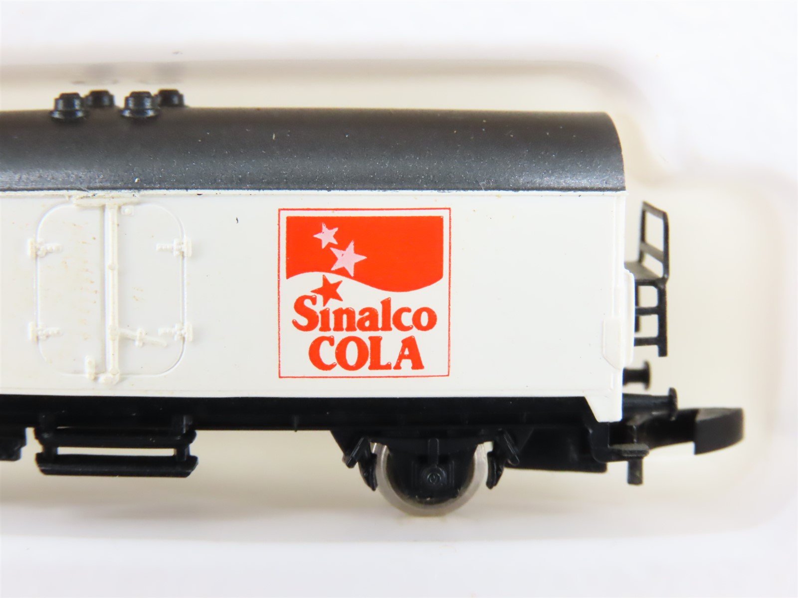 Z Scale Marklin Mini-Club 8631 Sinalco Cola Reefer #806 0 243-4
