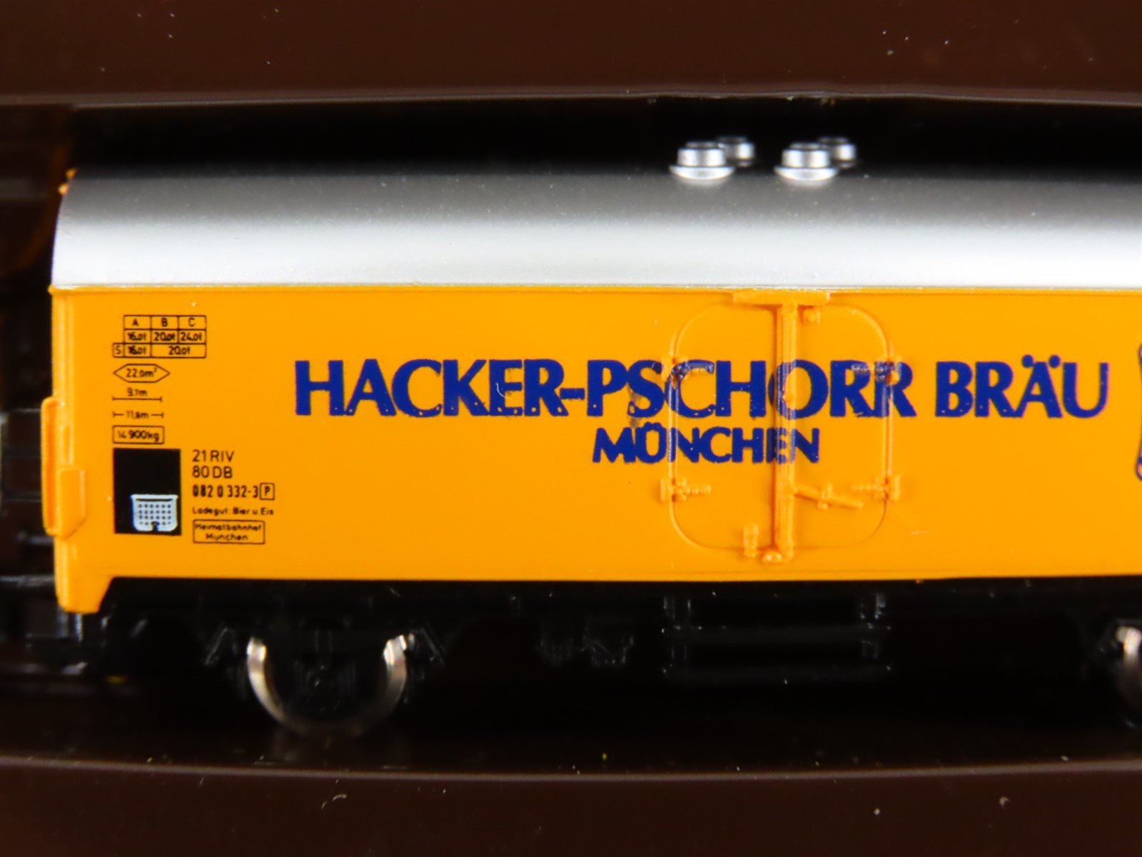 Z Scale Marklin Mini-Club 8663 Munich Breweries 6-Car Beer Wagon Set