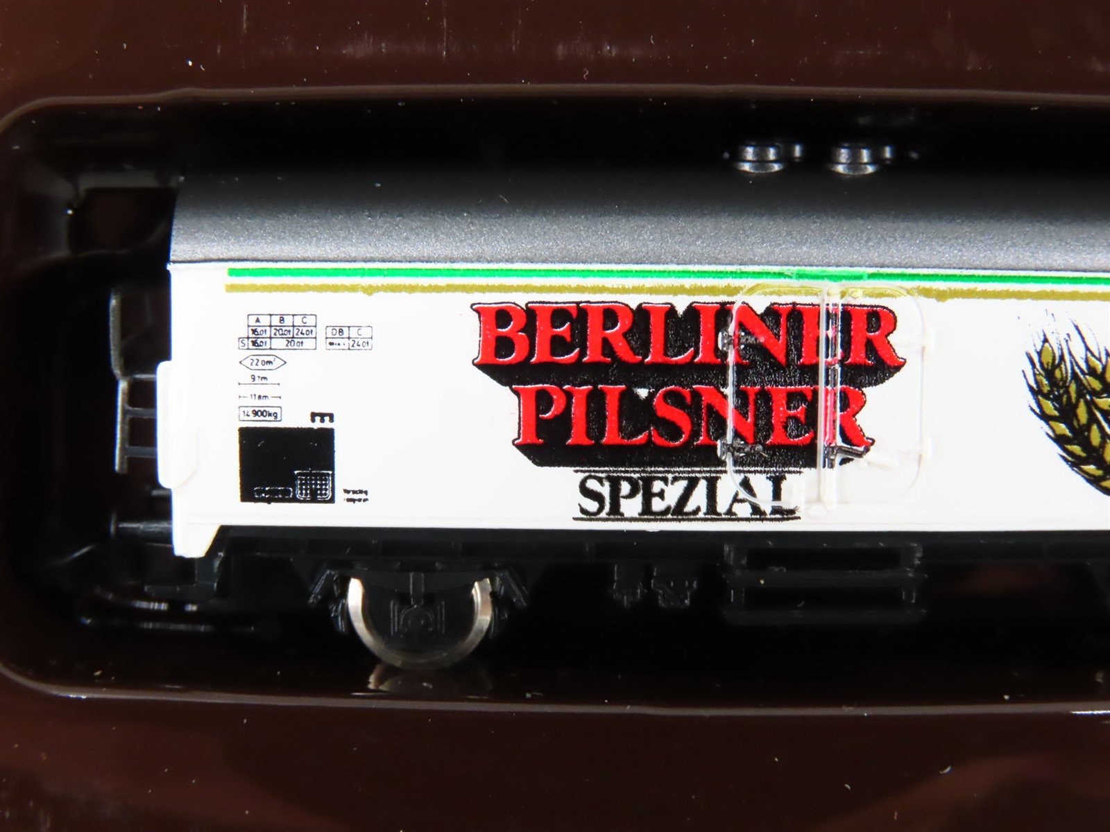 Z Scale Marklin Mini-Club 8400C Breweries of Berlin Beer Wagon 6-Car Set