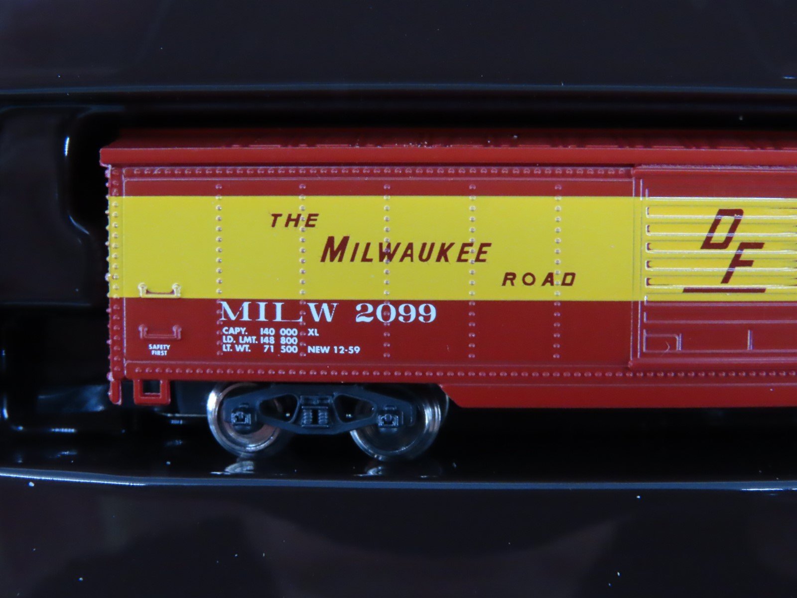 Z Scale Marklin Mini-Club 82512 MILW Milwaukee Road Freight Car Set w/ Tractor