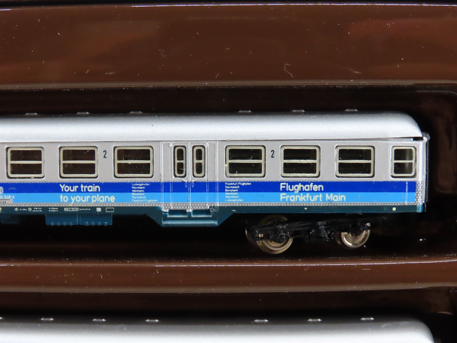 Z Marklin Mini-Club 8105 DB German Airport Express BR111 Electric Passenger Set