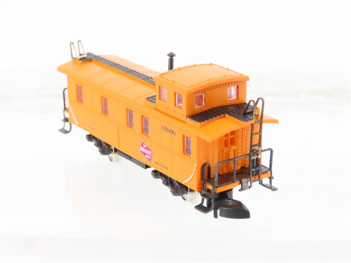 Z Scale Marklin Mini-Club 88603 MILW Milwaukee Road EMD F7A Diesel &amp; Caboose Set