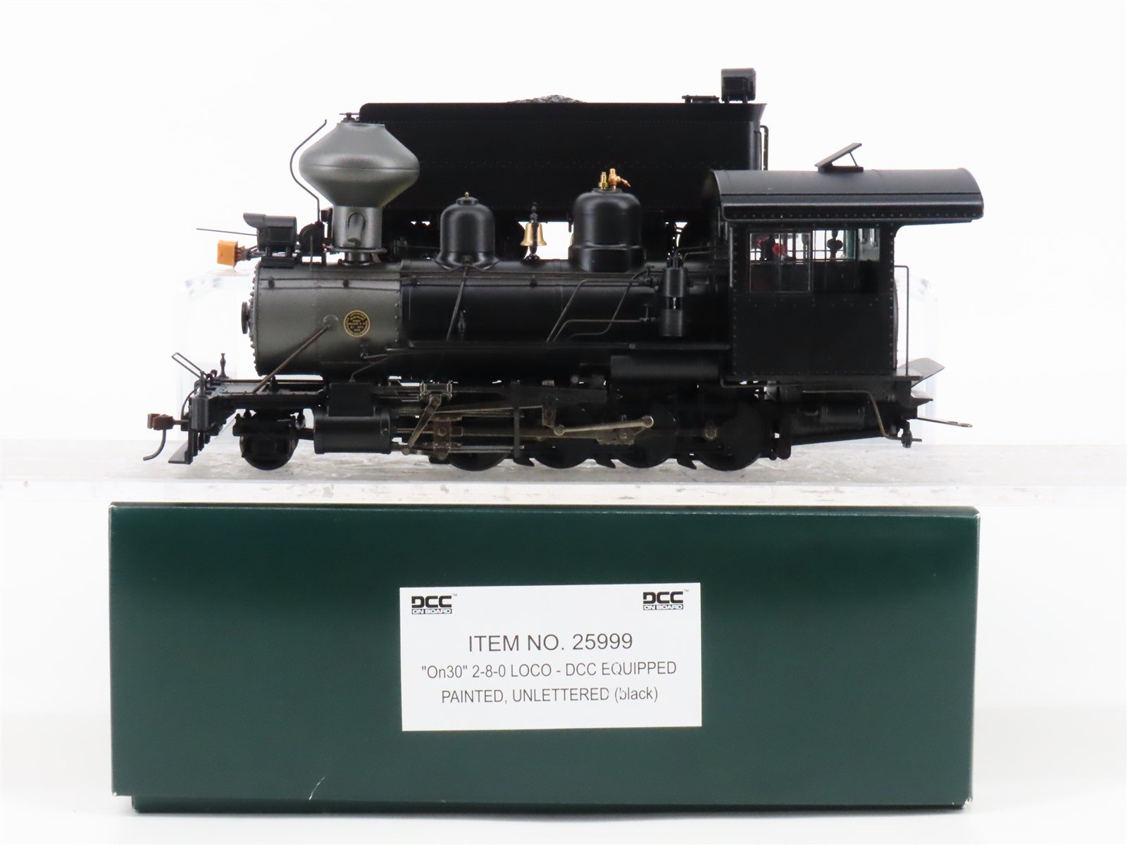 On30 Scale Bachmann Spectrum 25999 Unlettered 2-8-0 Steam Locomotive w/ DCC