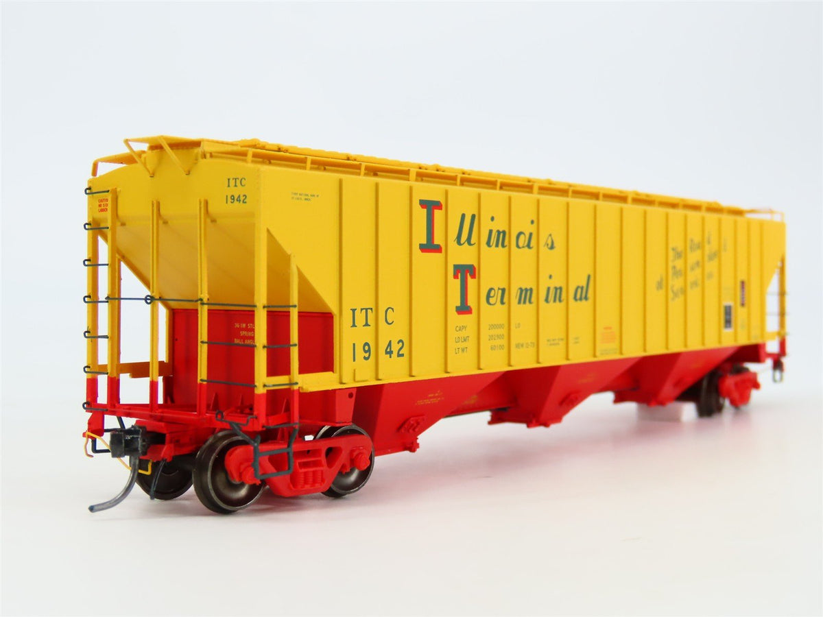 HO Scale Tangent 20013-12 ITC Illinois Terminal PS-2 3 Bay Covered Hopper #1942