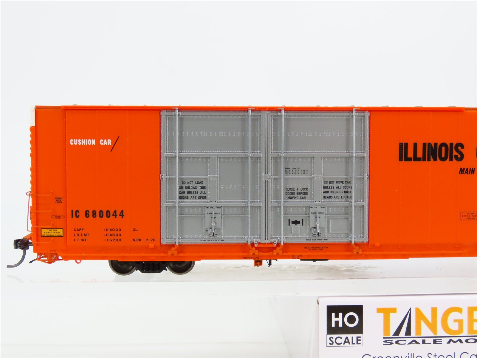 HO Scale Tangent 25519-04 IC Illinois Central 86' Quad Plug Door Box Car 680044