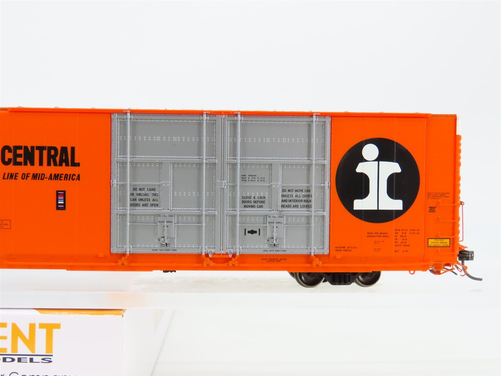 HO Scale Tangent 25519-04 IC Illinois Central 86' Quad Plug Door Box Car 680044