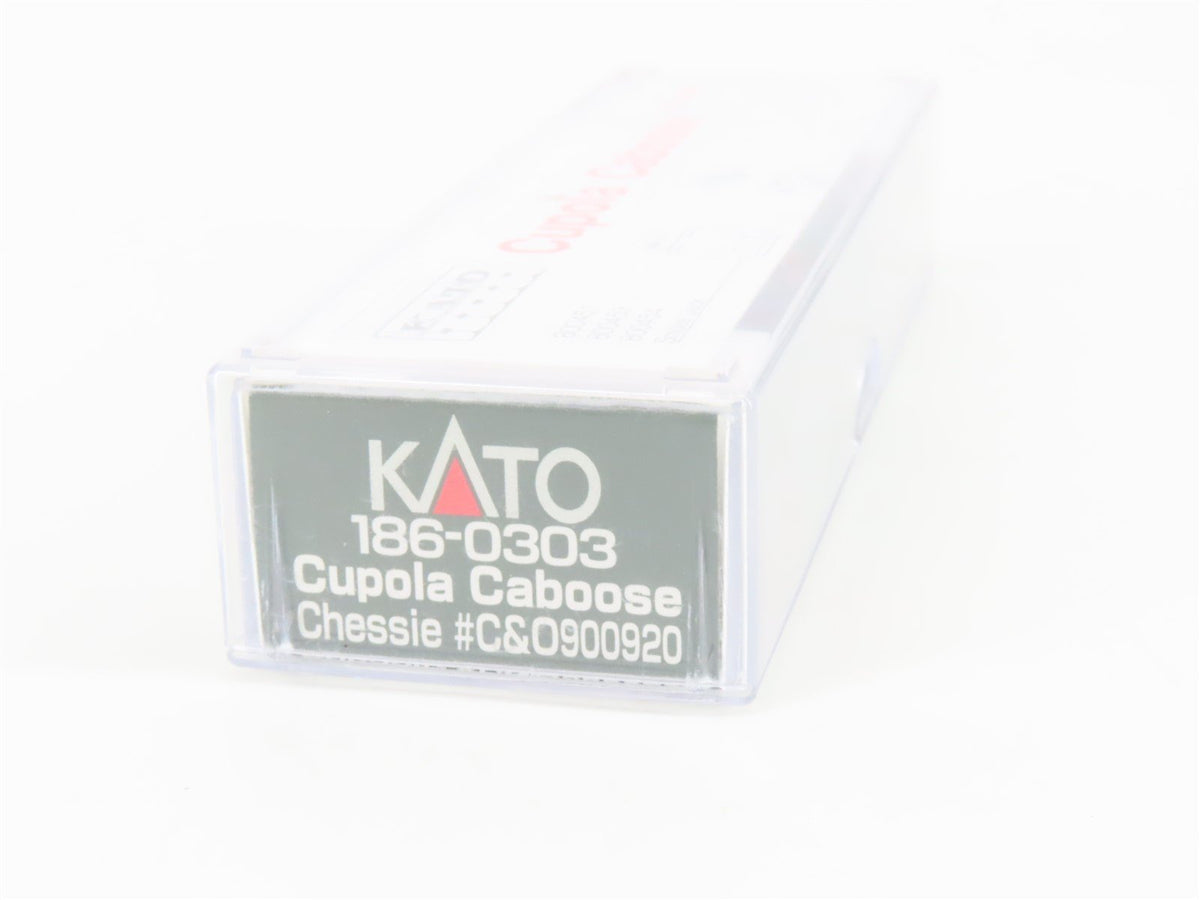N Scale KATO 186-0303 C&amp;O Chessie System Center Cupola Steel Caboose #900920