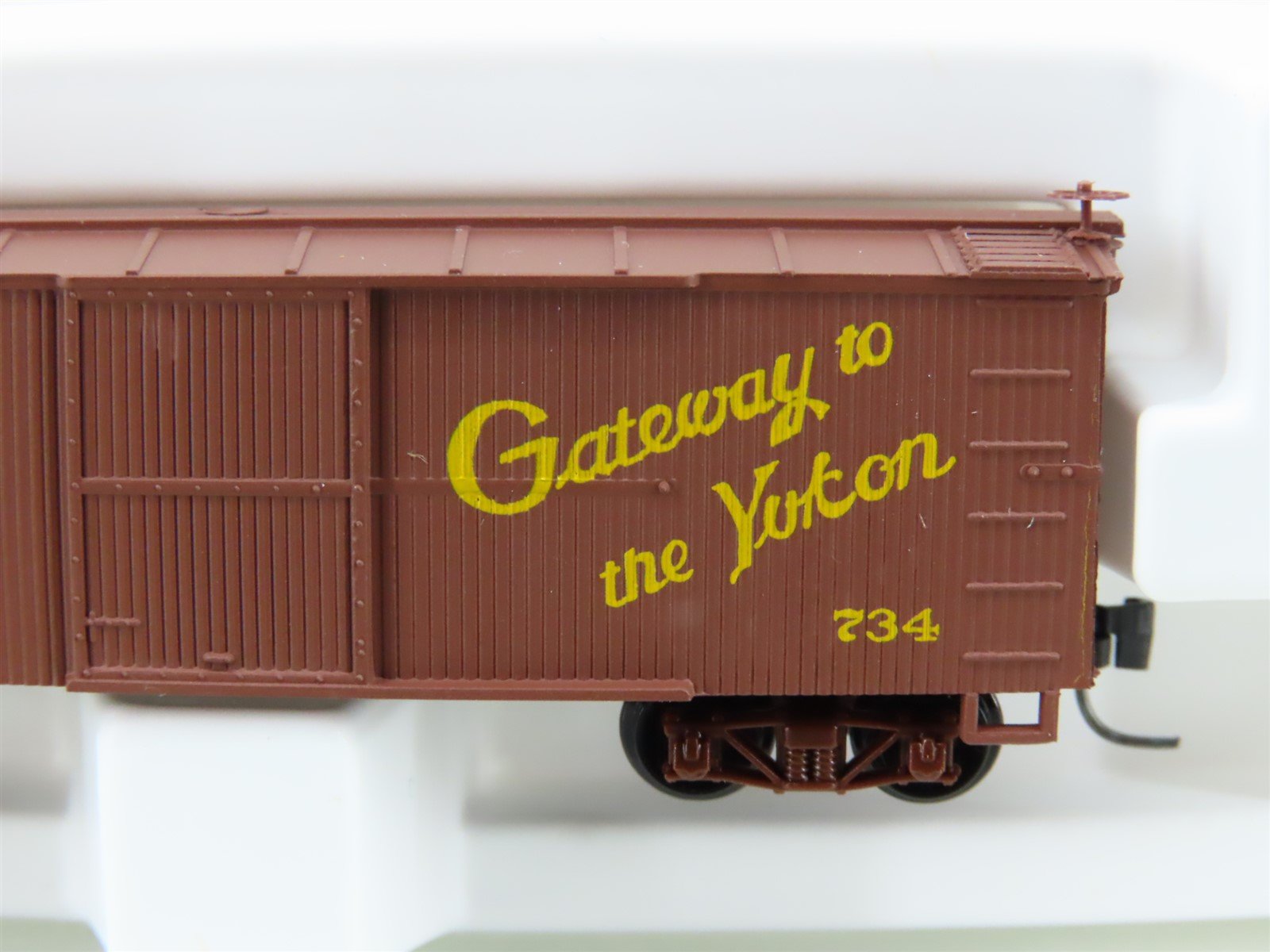 Nn3 Scale Micro-Trains MTL 15111 WPY White Pass & Yukon 30' Wood Box Car #734