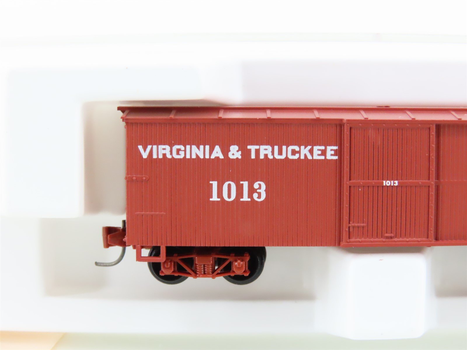 Nn3 Scale Micro-Trains MTL 15109 V&TRR Virginia & Truckee 30' Box Car #1013